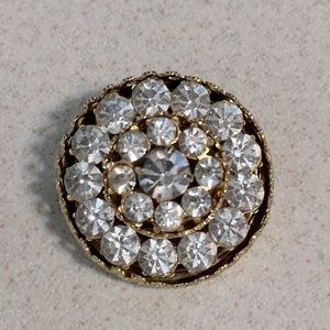 Vintage Coro 3 tier gold tone rhinestone broach (587)